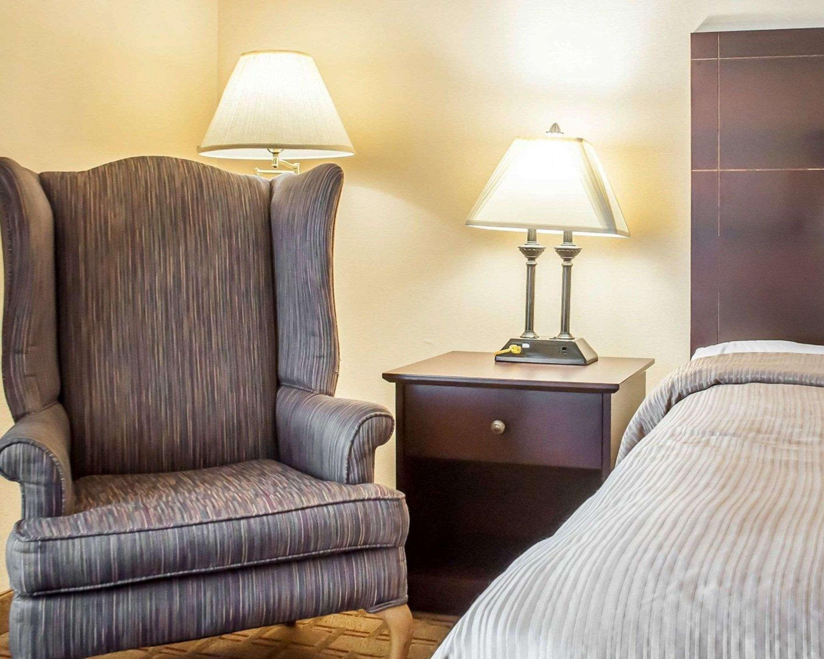 Quality Inn Airport Cheektowaga Dış mekan fotoğraf
