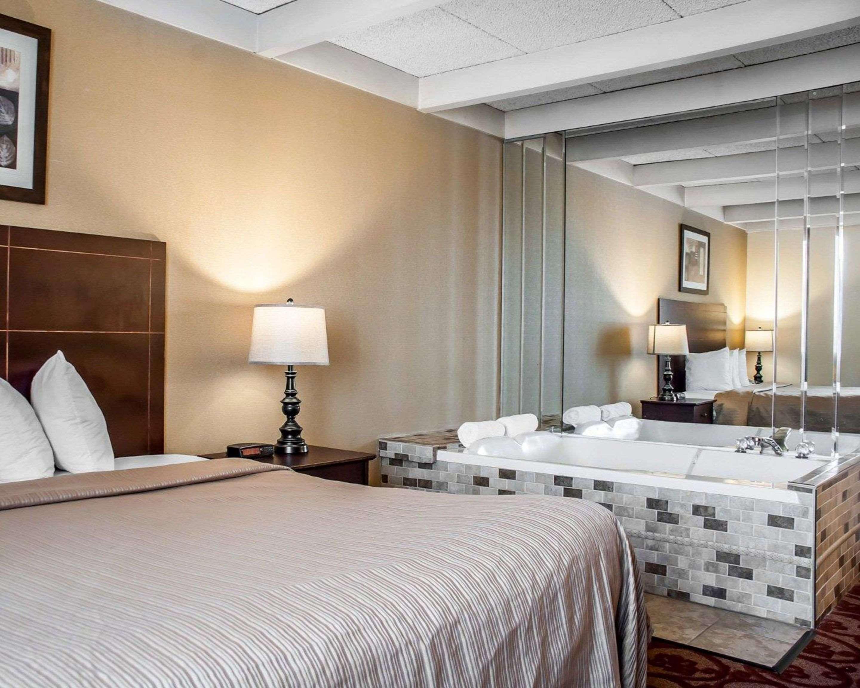 Quality Inn Airport Cheektowaga Dış mekan fotoğraf