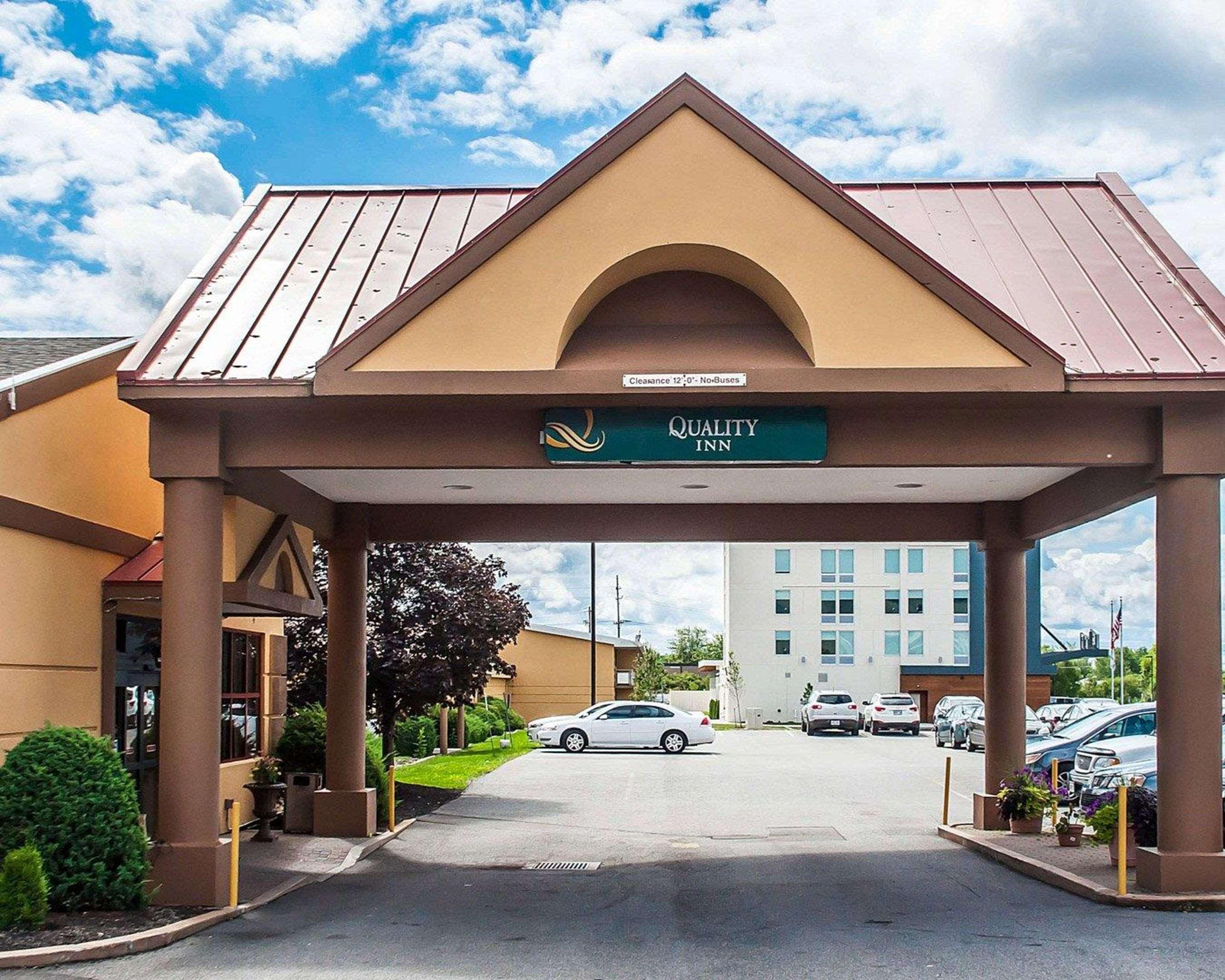 Quality Inn Airport Cheektowaga Dış mekan fotoğraf